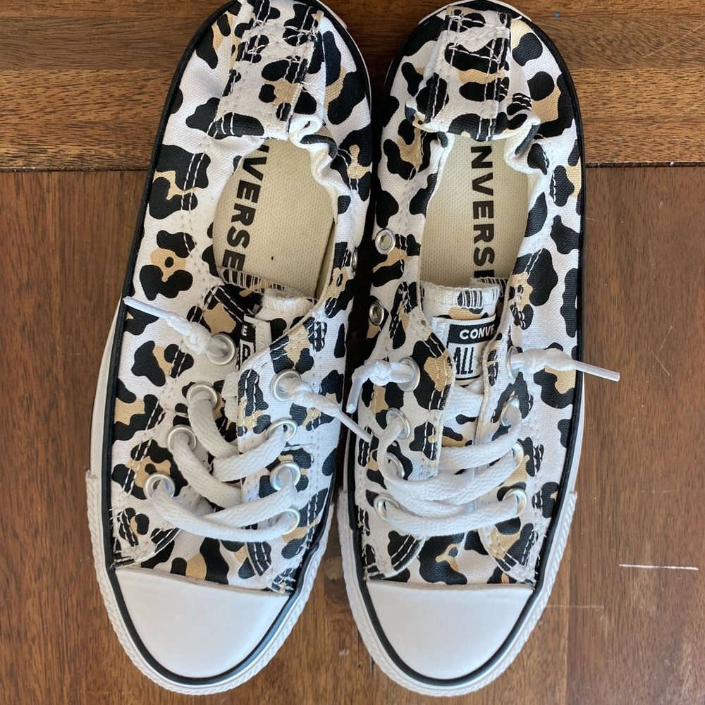 NWOT cheetah Converse